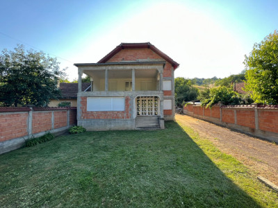 Casa individuala in Lupac